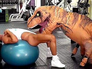 Camsoda - hot milf stepmom fucked by trex in real gym hook-up