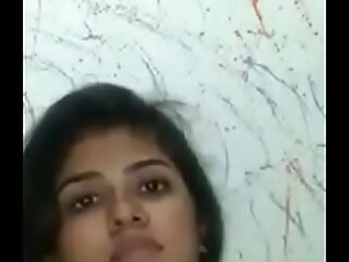 Gorgeous Desi Indian Young Girl showcasing boobs