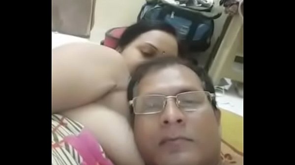 Desisip Free - xxxpakistan.pro shows Indian Couple Romance with Fucking -(DESISIP.COM) porn  video.