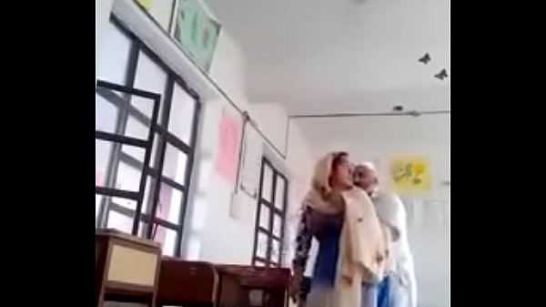 70 Year Old Man Sex Xxx - indianpornvids.pro shows A 70 yrs old man sex around 30 yrs bold lady wide  classroom. porn video.